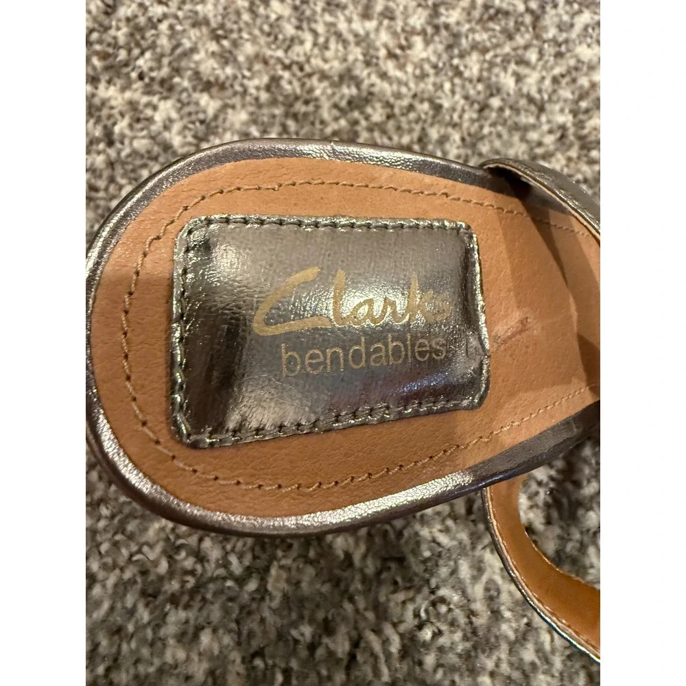 Clarks Bendables Strappy Wedge Heel Sandal Shoe Raffia Metallic Pewter Women 8.5